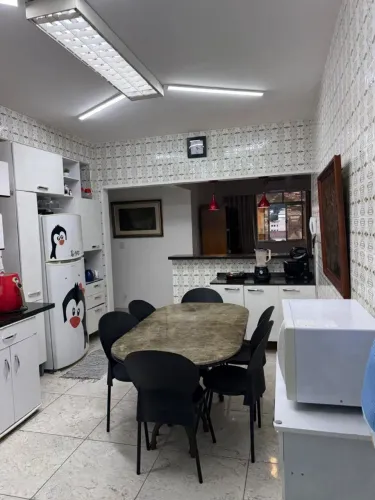 Alugo apartamento 3 quartos, suíte 1 social , completo mobiliado .