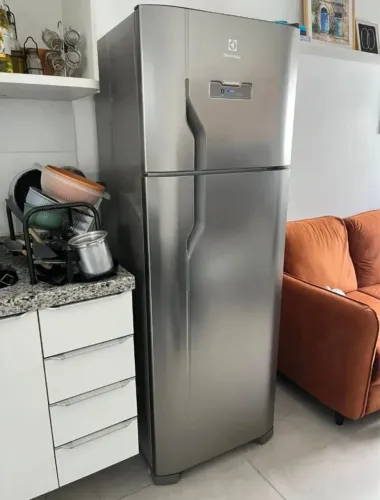 GELADEIRA ELECTROLUX INOX DUPLEX FROST FREE SEMINOVA 
