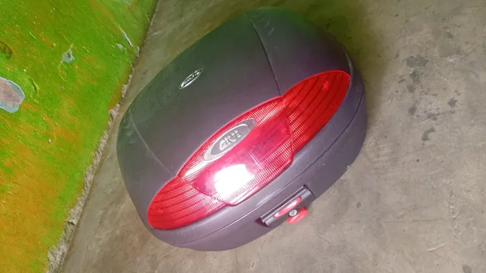 Vendo da marca GIVI 45 litros combchave reserva completo 