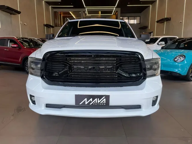 Ram Classic Laramie 5.7 V8 16V Gasolina 4X4 Aut. 2023