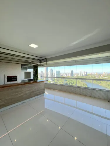 Apartamento com 03 suítes - Zona 01