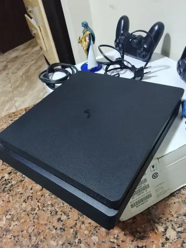 Ps4 slim 1TB