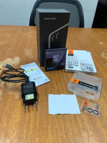 Galaxy Z Flip 7 256Gb Garantia até 02/2027 + Samsung Care + Peliculas Spigen + Capa