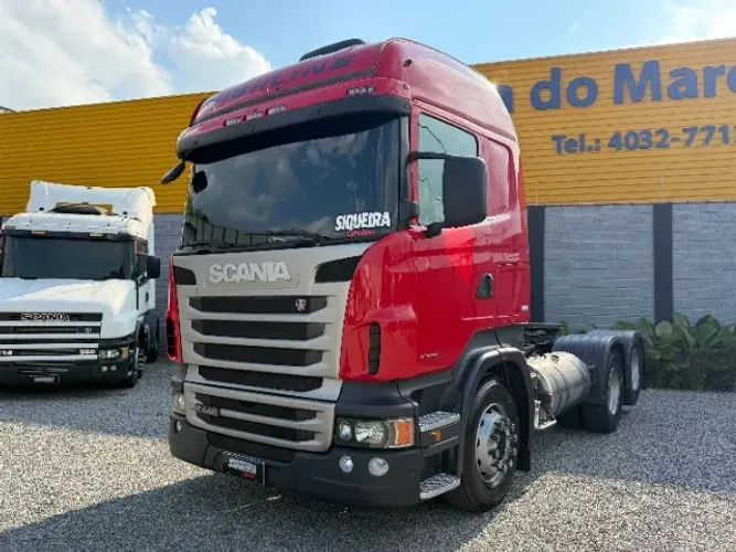 Scania R440 6x2 2013 Vermelha