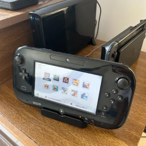 Nintendo Wii U Desbloqueado + HD 2TB + 3 Pro Controllers