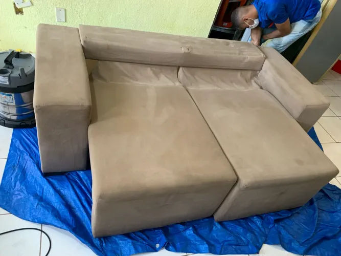 Limpeza de sofá