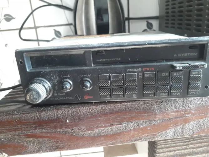 Radio de carro antigo fusionando
