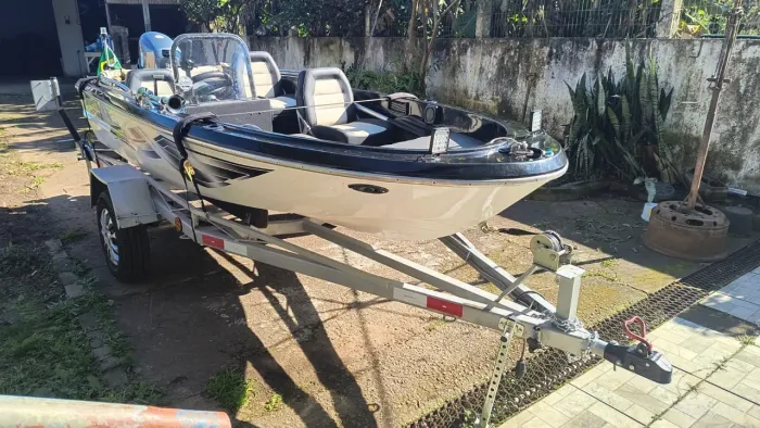 Lancha barco de pesca