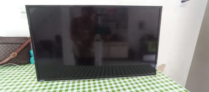 Vende se Tv de 32 polegada com defeito no led valor $200,00