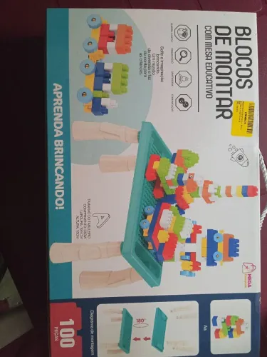 blocos de montar com mesa educativo