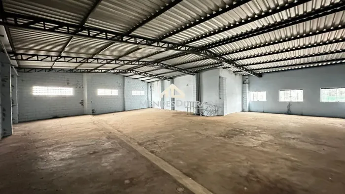 Prédio Comercial com 324m² para alugar no bairro Vila Rezende em Piracicaba-SP.