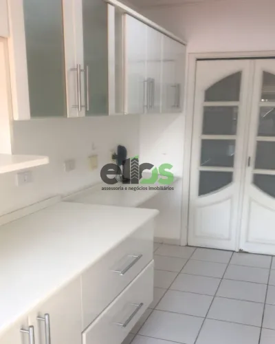Apartamento c/ MODULADOS, 02 dormitórios, 01 suíte, 4º andar, sacada e vaga coberta, 59m²