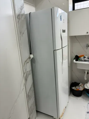 Geladeira Eletrolux 371L
