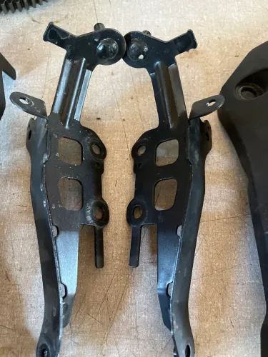 Suporte do radiador Yamaha 03
