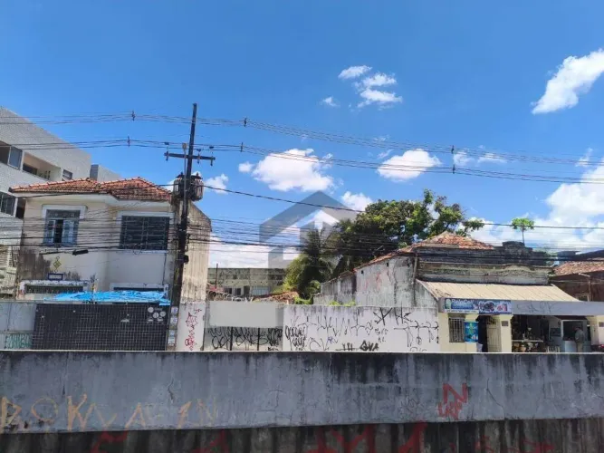 Terreno de 445,70m² para alugar ou vender, localizado na Madalena, Recife - Pernambuco.
