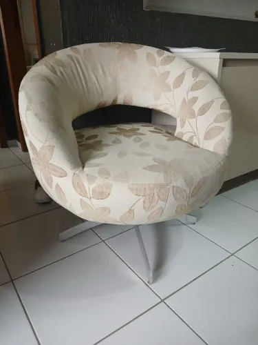 Vendo uma cadeira linda