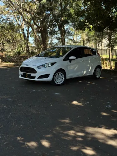 Ford Fiesta 1.5 16V Flex Mec. 5P 2015