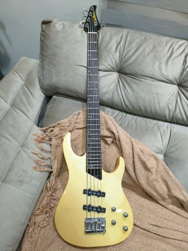 Washburn Mercury MB5 R$ 3.700
