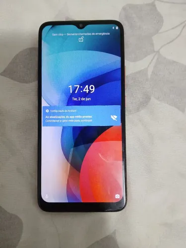 Vendo um celular E 7 Motorola , semi-novo quem estiver interessado *46 Jackson 