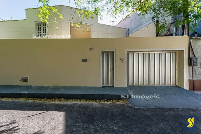 Casa com 2 suítes, 1 quarto e 3 vagas no Jardim das Oliveiras