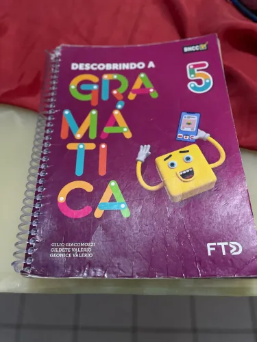 Livro de gramática Quinto Ano