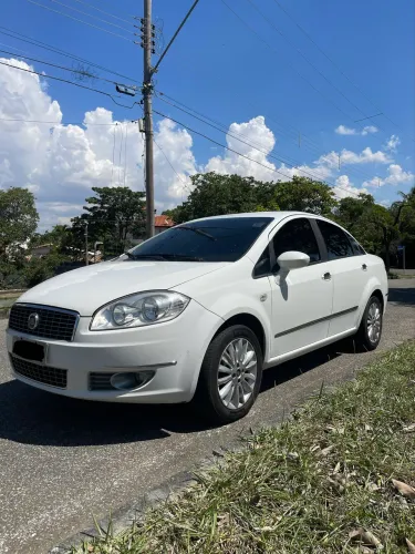 Fiat Linea Essence 1.8 Flex 16V 4P 2014