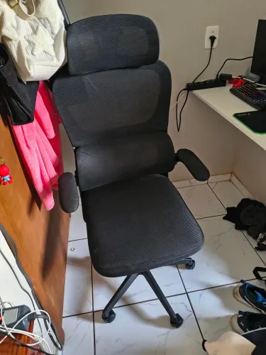 Cadeira Escritório Ergonômica Preta com Apoio Lombar e Encosto