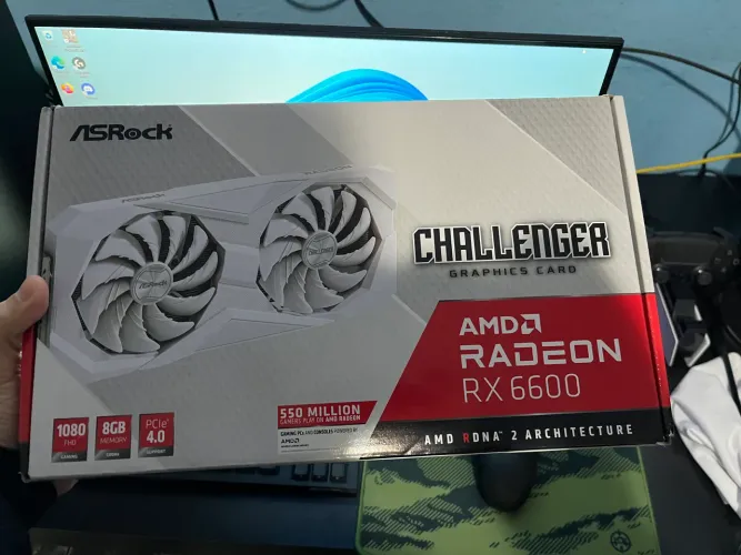 Asrock rx6600 challenger branca 