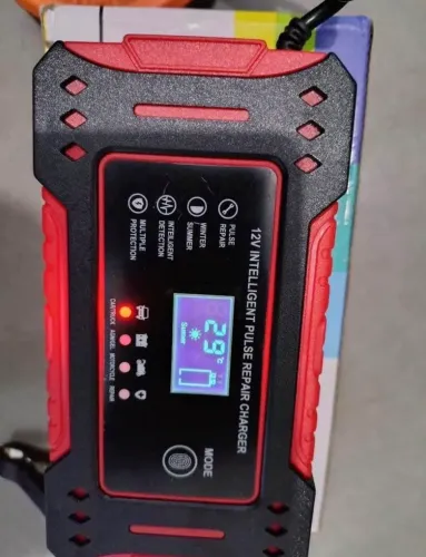 Carregador de Bateria Carro e Moto 12V