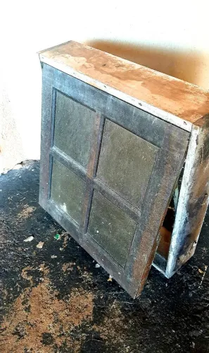 Janela madeira colonial 60x60