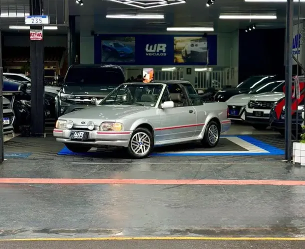 Ford Escort XR3 1.8 / 1.6 Conversível 1992