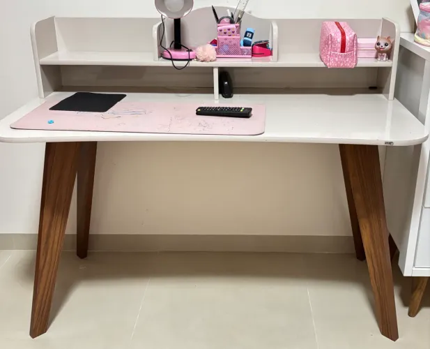 Escrivaninha infantil 