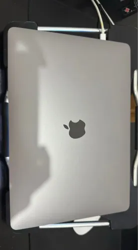 MacBook Pro M1 8GB