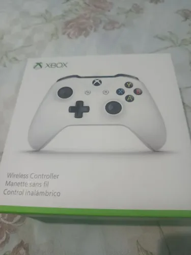 VENDE-SE CONTROLE XBOX + 2 BATERIAS RECARREGÁVEIS
