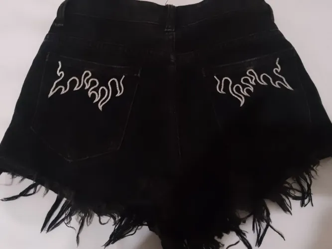 Short jeans preto