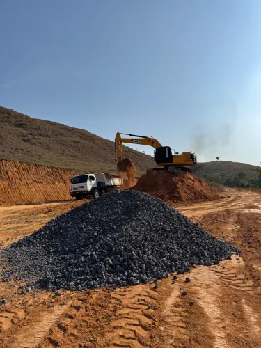 Escavadeira JCB JS 220