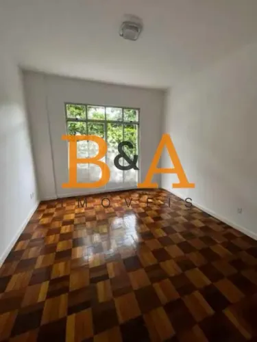 B&A Vende Apartamento 2 quartos com suíte no Humaitá - rua tranquila e arborizada