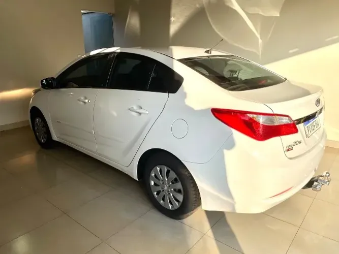 Hyundai HB20S C.style/c.plus1.6 Flex 16V Aut. 4P 2015