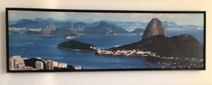 Quadro em tela com moldura flutuante