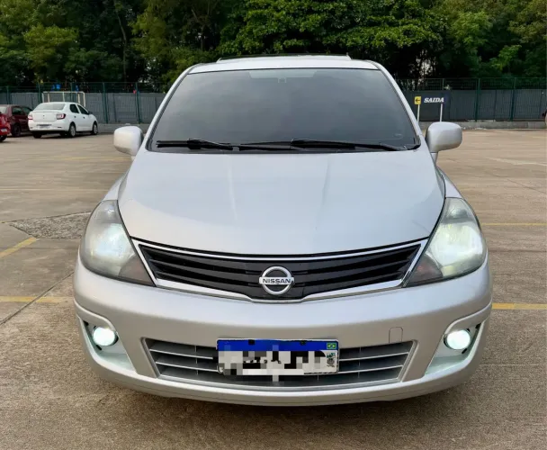 Nissan Tiida SL 1.8/1.8 Flex 16V Aut. 2013