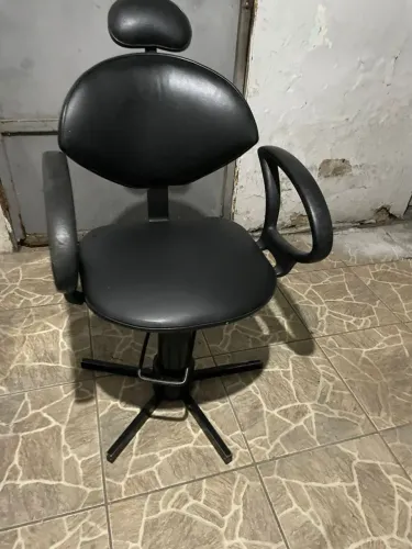Vende-se cadeira para Salão ou barbearia