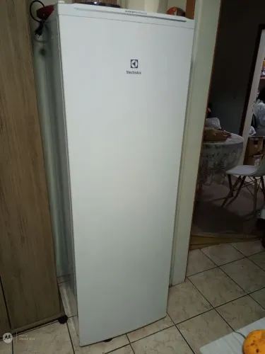 Vende-se um freezer de gaveta