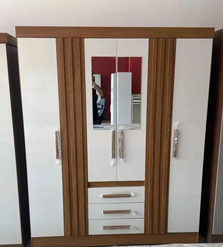 Guarda-Roupa Casal 6 Portas com Espelho e 3 Gavetas