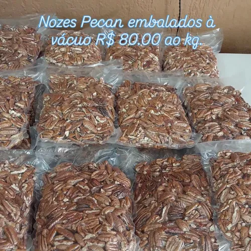 Nozes Pecan embalados à vácuo.