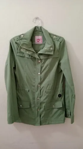 Parka - Marca: Bad Cat - Tam.: P - Cor: Verde (Nova) *Não Uso OLX Pay.