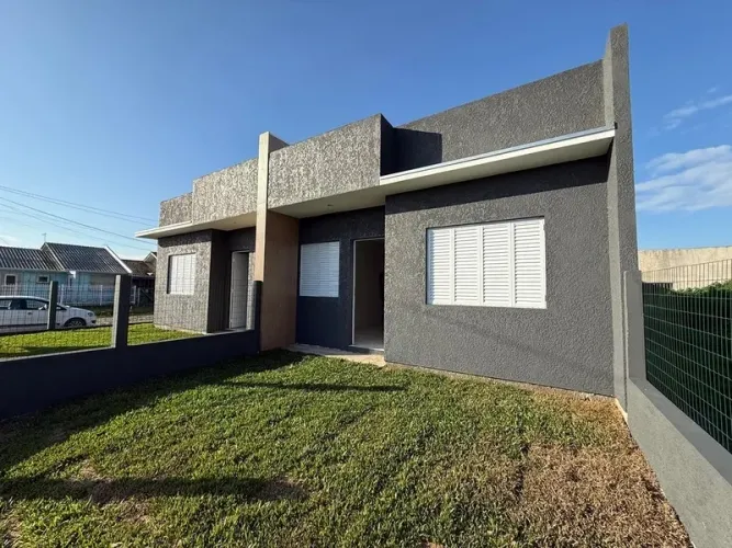 Casas geminadas novas à venda