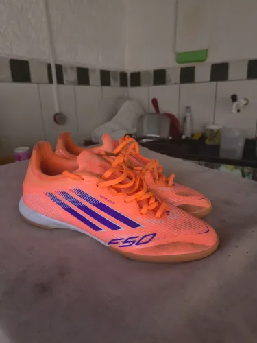 Chuteira F50 Adidas pouco tempo de uso