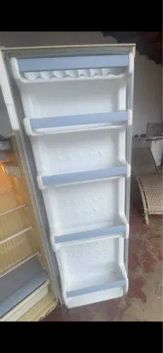 Geladeira super conservada