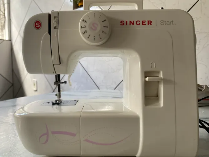 Máquina de costura singer start 1306