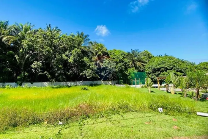 LOTE A VENDA NA LINHA VERDE BAHIA CONDOMINIO FECHADO